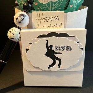Elvis gift set. Pen/Notepad $10